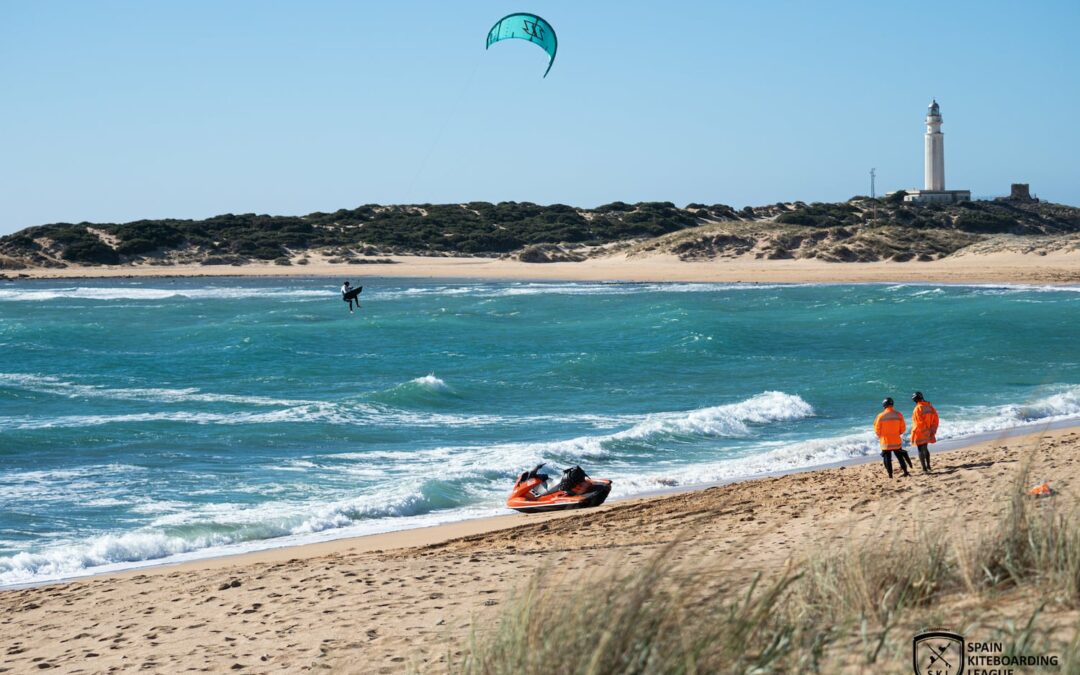 AS ACCIÓN | Big Air Caños de Meca: viento y altos vuelos contra la Covid-19